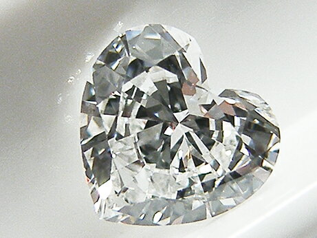 0．314ct　E，VVS2，ハートシェイプ　ダイヤモンドルース