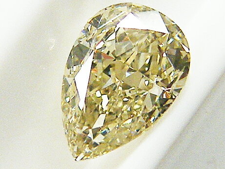 0．869ct　FANCY．LIGHT．BROWNISH．YELLOW，SI2　ペアシェイプ　ダイヤモンド　ルース