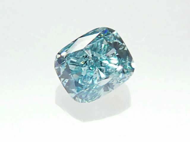 0．165ct　FANCY．VIVID．GREEN．BLUE，SI2，クッション　ビビッドグリーンブルーダイヤモンドルース