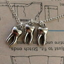 【普通郵便発送】 【在庫限り】 ネックレス 歯 3本 アクセサリー メンズ レディース ユニセックス ジュエリー 単品 スタイル ノーブランド シンプル お洒落アイテム フリーサイズ ヒップホップ レゲエ ストリートファッション