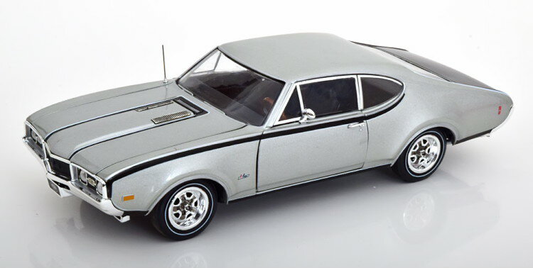 Ertl/Auto World 1/18 I[hX[r JbgX n[Xg 1968 Vo[/ubN JErtl/Auto World 1:18 OLDSMOBILE CUTLASS Hurst 1968 silver black