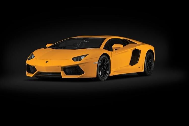 Pocher 1/8 ランボルギー アヴェンタドール LP700-4 2011 イエロー Pocher 1/8 Lamborghini AVENTADOR LP700-4 2011 YELLOW