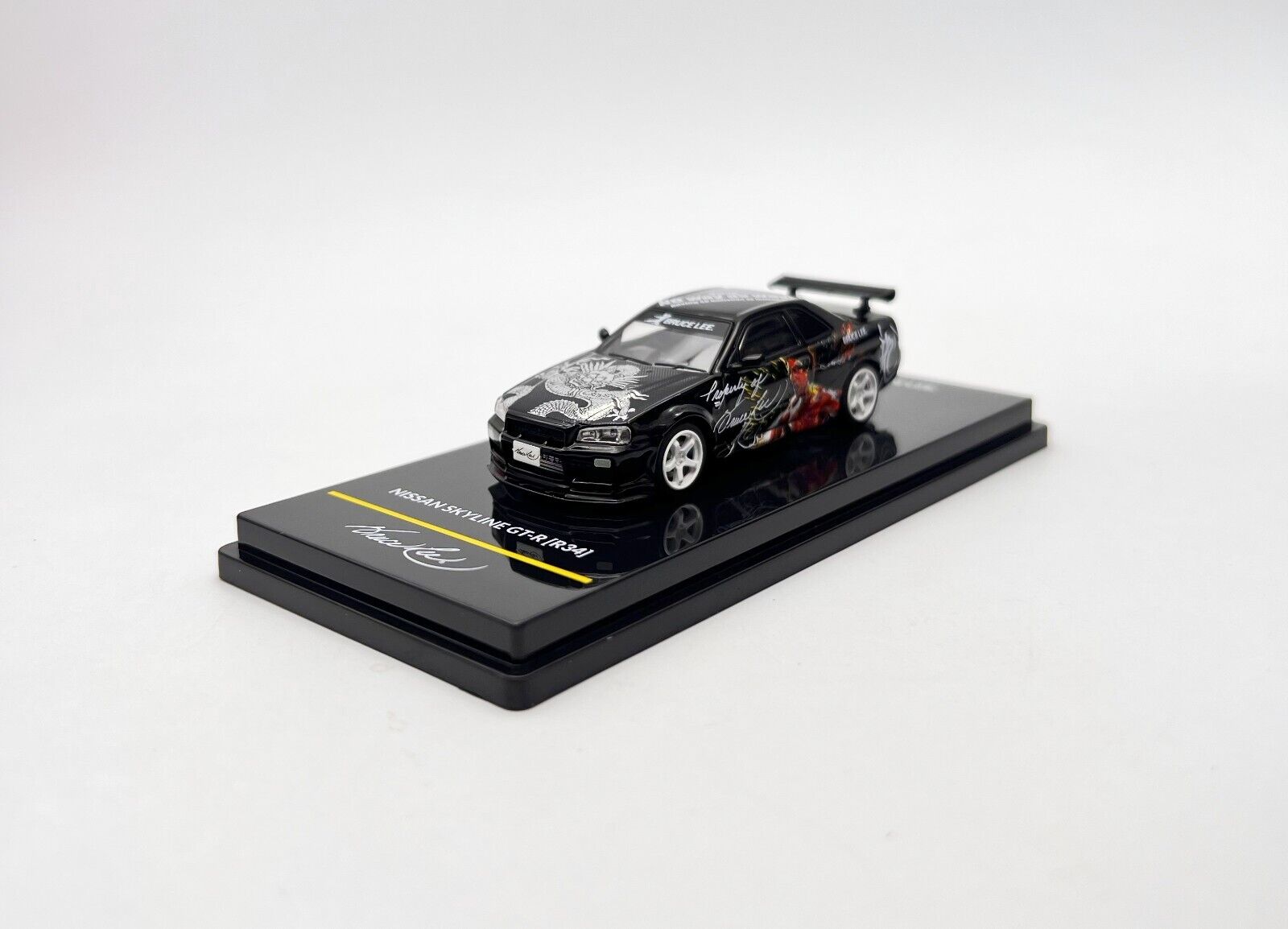 INNO64 1/64 日産 スカイライン GTR-R34 ブルース・リー ブラックINNO64 1:64 Nissan Skyline GTR-R34 BRUCE LEE Black