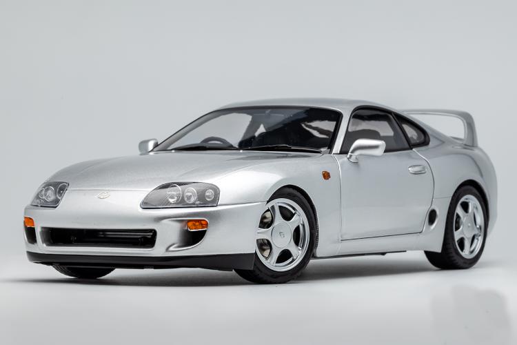 LCD Models 1/18 トヨタ スープラ A80-シルバー開閉LCD MODELS 1:18 Toyota Supra A80-silver 1