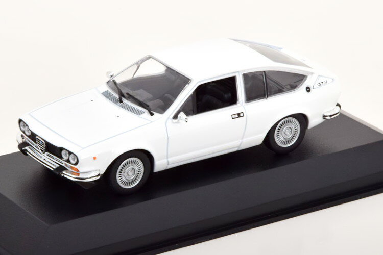 ミニチャンプス 1/43 アルファロメオ アルフェッタ GTV 1976 ホワイト マキシチャンプス コレクションMinichamps 1:43 Alfa Romeo Alfetta GTV 1976 white Maxichamps Collection
