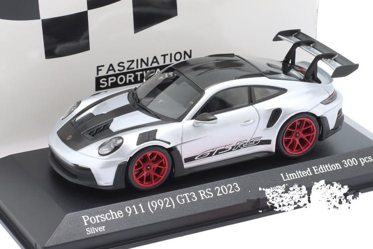 ~j`vX 1/43 |VF 911 (992) GT3 RS @CUbn pbP[W 2023 Vo[/bh 300Minichamps 1:43 Porsche 911 (992) GT3 RS Weissach package 2023 silver / red rims limitation 300 pcs