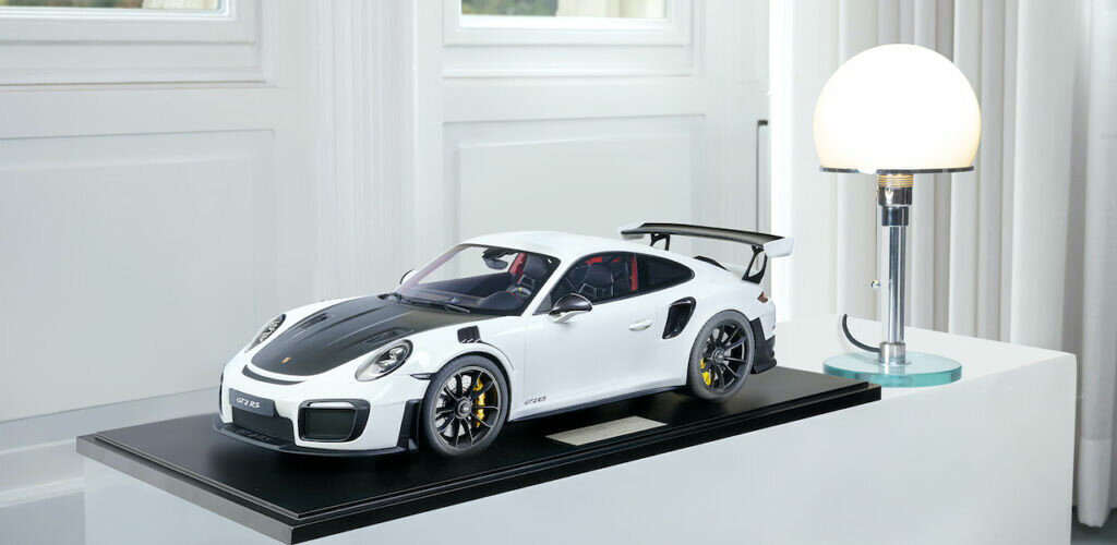 ミニチャンプス 1/8 ポルシェ 911 (991.2) GT2RS 2018 (99) 99台限定minichamps 1/8 PORSCHE 911 (991.2) GT2RS 2018 WEISS (99) limited: Only 99 copies