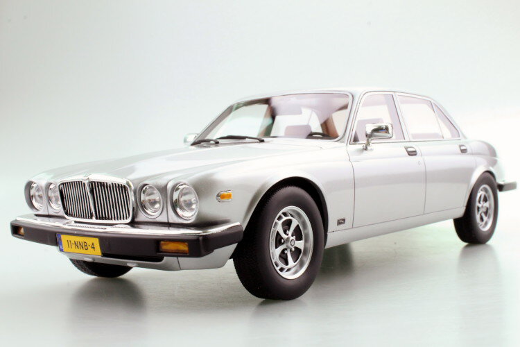 LS-COLLECTIBLES 1/18 ジャガー XJ6 1982 シルバー 250台限定LS-COLLECTIBLES 1:18 JAGUAR XJ6 1982 SILVER LIMITED 250 ITEMS