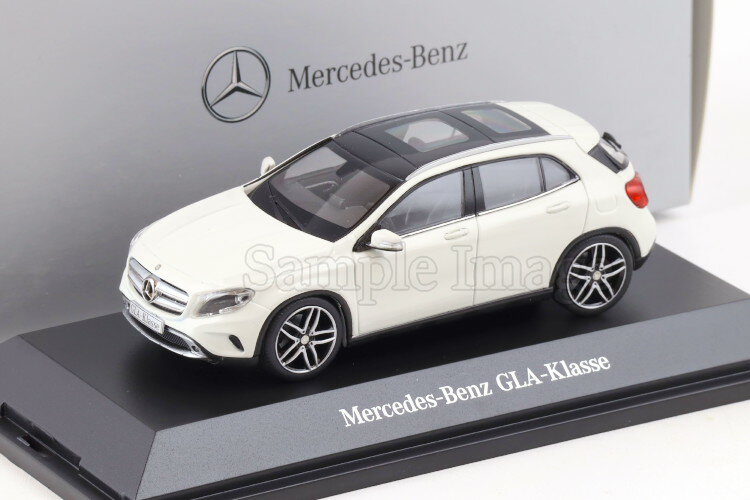 VR[ 1/43 ZfX GLA NX X156 V[XzCg 2013fB[[o[WSCHUCO 1:43 Mercedes GLA class X156 cirrus white 2013 dealer version