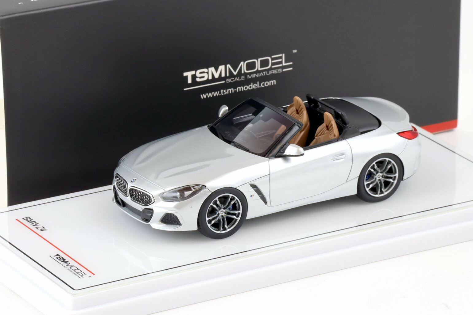 TSM MODEL 1/43 BMW Z4 G29 ロードスター 2019 グレイシア シルバー メタリックTSM MODEL 1:43 BMW Z4 G29 Roadster 2019 Glacier silver metallic