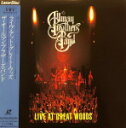 The Allman Brothers Band（ザ・オールマン・ブラザーズ・バンド） レーザーディスク 【 Live At Great Woods（ライヴ・アット・グレイト・ウッズ）】 [代引き不可] ★ご注文確定後のキャンセル・返品は不可です。 1992/12/12発売 ○伝説のサザン・ロック・バンド、ザ・オールマン・ブラザーズ・バンド。 1991年にN.Y.のビーコン・シアターにて10日間行われたソールド・アウト・ショウの模様を収録。 ★新品のお品物ですが、店頭陳列品の為、ビニールに汚れなどがございます。ご注文の際はご理解の上予めご了承下さいませ。 ★廃盤商品の為、今後入手困難！この機会をお見逃しなく！ ■仕様 ・LD（1枚） ■収録内容 [レーザーディスク]・Statesboro Blues ・End Of The Line ・Blue Sky ・Midnight Rider ・Going Down The Road ・Hoochie Coochie Man ・Get On With Your Life ・In Memory of Elizabeth Reed ・Revival ・Jessica ・Whipping Post NTSC/COLOR/92min./CLV/STEREO ※収録予定内容の為、発売の際に収録順・ 内容等変更になる場合がございますので、予めご了承下さいませ。 「レーザーディスク」の他の商品は こちらへ 「超レア！」の他の商品は こちらへ 【ご注文前にご確認下さい！！】（日本国内） ★配送方法とお届け日数と送料につきましては、お荷物の大きさ、お届け先の地域に よって異なる場合がございますので、ご理解の上、予めご了承ください。　