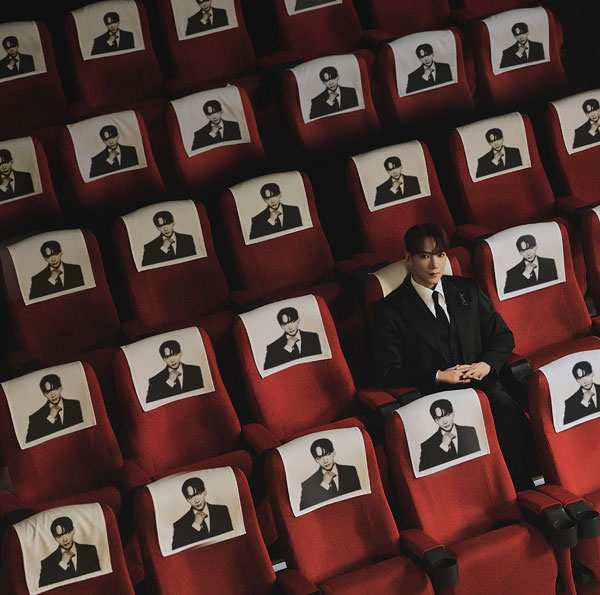 Jun. K (From 2PM)　CD+Blu-ray 【THE BEST】 初回生産限定盤B 2023/12/13発売 ○Jun. K (From 2PM)初のベストアルバムが、最新曲と共にリリース決定！Jun. K (From 2PM)のソロ作品としては『THIS IS NOT A SONG』以来2年ぶりとなる今作は、Jun. Kの代表曲がたっぷり詰まったベストアルバム。 ■初回生産限定盤B ・CD+Blu-ray・28Pフォトブックレット封入 ・フォトカード(Type B)封入 (全4種よりランダム1枚封入) ・ブックレットサイズオリジナルカード(Type B)封入 (全2種よりランダム1枚封入) ■収録内容 [CD] 全20曲収録予定 ※全形態共通 [Blu-ray] ・特典映像収録予定 ※収録予定内容の為、発売の際に収録順・内容等変更になる場合がございますので、予めご了承下さいませ。 ■初回生産限定盤Aは　こちら ■通常盤は　こちら 「Jun.K」関連の他の商品はこちらへ 「2PM」関連の他の商品はこちらへ 【ご注文前にご確認下さい！！】（日本国内） ★ただ今のご注文の出荷日は、発売日後です。 ★配送方法とお届け日数と送料につきましては、お荷物の大きさ、お届け先の地域によって異なる場合がございますので、ご理解の上、予めご了承ください。U10/31　メ11/10　レギュ10