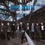 SUPER JUNIOR（スーパージュニア）　CD 【Blue World】 通常盤 2013/12/11発売 ○2013年も精力的に日本活動を行なっているSUPER JUNIORの最新作は、Single作品としては初となる日本オリジナル楽曲でのリリース！今作タイトル曲「Blue World」は、アーティストカラーでもある“ブルー”がタイトルに入った、その名の通りSUPER JUNIORの持つ“スケール感や世界観”をイメージした歌詞と中毒性のあるファットでパワフルなベースサウンドが特徴のアッパートラック！さらにカップリング曲「CANDY」は、タイトルとは裏腹なクールなトラックの中に“恋の物語”が広がる甘く切ないダンストラックとなっており、どちらもSUPER JUNIORが日本から発信するファン注目の期待作です！ ■仕様 ・CDのみ ■収録内容 [CD] 1. Blue World 2. CANDY 3. Blue World-Less Vocal- 4. CANDY-Less Vocal- ※収録予定内容の為、発売の際に収録順・内容等変更になる場合がございますので、予めご了承下さいませ。 ■CD+DVDは　こちら 「SUPER JUNIOR」さんの他のCD・DVDはこちらへ 【ご注文前にご確認下さい！！】（日本国内） ★配送方法は、誠に勝手ながら「クロネコメール便」または「郵便」を利用させていただきます。その他の配送方法をご希望の場合は、有料となる場合がございますので、あらかじめご理解の上ご了承くださいませ。 ★お待たせして申し訳ございませんが、輸送事情により、お品物の到着まで発送から2〜4日ほどかかりますので、ご理解の上、予めご了承下さいませ。 ★お急ぎの方は、配送方法で速達便をお選び下さい。速達便をご希望の場合は、前払いのお支払方法でお願い致します。（速達料金が加算となります。）なお、支払方法に代金引換をご希望の場合は、速達便をお選びいただいても通常便に変更しお送りします（到着日数があまり変わらないため）。予めご了承ください　