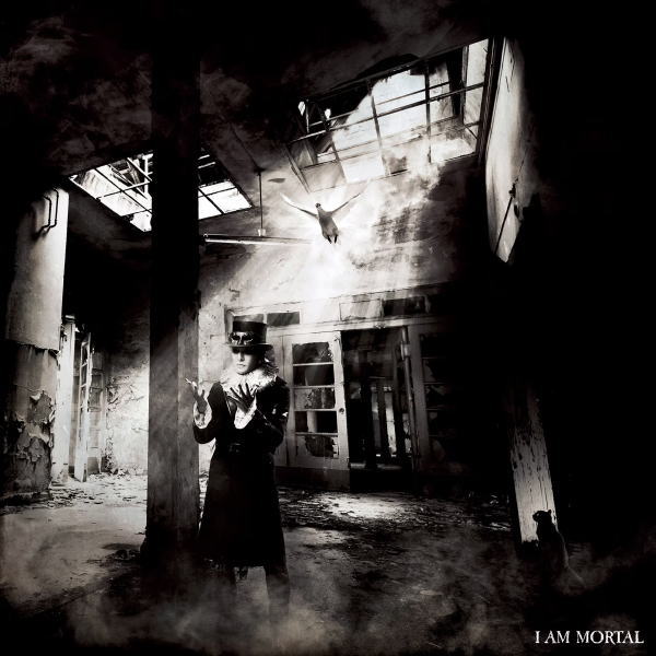 THE MORTAL　2LP 【I AM MORTAL】 初回生産限定盤アナログレコード 2024/3/7発売 ○2015年、BUCK-TICKの櫻井敦司が中心となって結成された、伝説のプロジェクト「THE MORTAL」。1st アルバム「I AM MORTAL」を初のアナログ化。（2015年11月11日発売商品）日本屈指のマスタリング・エンジニア / カッティング・エンジニア小鐡 徹氏による最新リマスター&amp;ヴァイナル・カッティング!! ■初回生産限定盤アナログレコード ・LP(2枚組) ・180g重量盤 ・リバーシブルポスター封入 ・スマプラ対応（※本サービスの有効期間は発売日より2年間となります。） ■収録内容 [LP] ◆Side-A1.天使 2.DEAD CAN DANCE 3.Barbaric Man ◆Side-B 4.夢 -Deep Dream 5.Fantômas -展覧会の男 6.MOTHER ◆Side-C7.ギニョル 8.月 9.PAIN DROP -It rains cats &amp; dogs ◆Side-D10.グロテスク 11.Mortal 12.サヨナラワルツ ※収録予定内容の為、発売の際に収録順・内容等変更になる場合がございますので、予めご了承下さいませ。 ◆同時発売◆ ★BUCK-TICK　　映像作品【TOUR 2023 異空-IZORA- 0723 TOKYO GARDEN THEATER】 ■Blu-ray完全生産限定盤は　こちら ■DVD完全生産限定盤は　こちら ■Blu-ray通常盤は　こちら ■DVD通常盤は　こちら ★櫻井敦司　ソロアルバム ■アナログ盤【愛の惑星】は　こちら 「THE MORTAL」関連の他の商品はこちらへ 「BUCK-TICK」関連の他の商品はこちらへ 【ご注文前にご確認下さい！！】(日本国内) ★ただ今のご注文の出荷日は、発売日当日（3/7）です。 ★配送方法とお届け日数と送料につきましては、お荷物の大きさ、お届け先の地域によって異なる場合がございますので、ご理解の上、予めご了承ください。U12/7　メ12/20　　※上限1