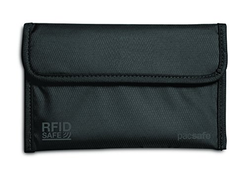 【中古】【未使用・未開封品】PACSAFE RFIDSAFE 50 PASSPORT PROTECTOR (GREY)