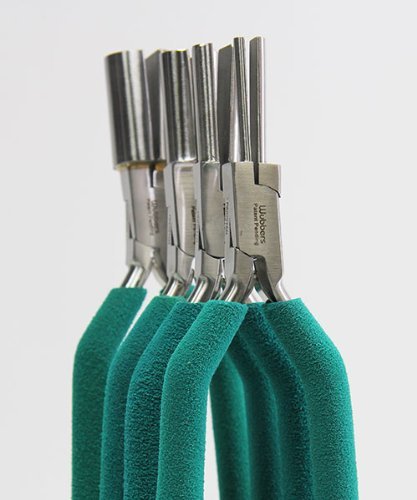 【中古】【未使用・未開封品】Wubbers Half-Round Mandrel Pliers, Complete Set, with Plier Care Article by Jewelry Artist Charlene Anderson by Wubbers 【中古】【未使用・未開封品】Wubbers Half-Round Mandrel Pliers, Complete Set, with Plier Care Article by Jewelry Artist Charlene Anderson by Wubbers
