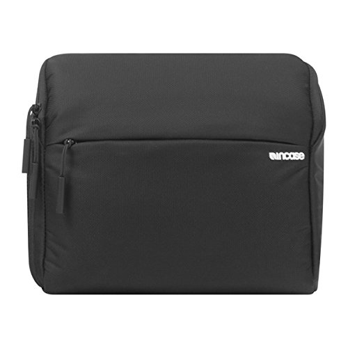 【中古】【未使用・未開封品】[インケース] ショルダーバッグ Point and Shoot Field Bag CL58066 ブラック/CL58066【メーカー名】【メーカー型番】【ブランド名】Incase(インケース) ショルダーバッグ, バレンタイン特集 - ファッションギフト 【商品説明】[インケース] ショルダーバッグ Point and Shoot Field Bag CL58066 ブラック/CL58066【注意】こちらは輸入品となります。当店では初期不良に限り、商品到着から7日間は返品を 受付けております。こちらは当店海外ショップで一般の方から買取した未使用・未開封品です。買取した為、中古扱いとしております。他モールとの併売品の為、完売の際はご連絡致しますのでご了承ください。ご注文からお届けまで1、ご注文⇒ご注文は24時間受け付けております。2、注文確認⇒ご注文後、当店から注文確認メールを送信します。3、当店海外倉庫から当店日本倉庫を経由しお届けしますので10〜30営業日程度でのお届けとなります。4、入金確認⇒前払い決済をご選択の場合、ご入金確認後、配送手配を致します。5、出荷⇒配送準備が整い次第、出荷致します。配送業者、追跡番号等の詳細をメール送信致します。6、到着⇒出荷後、1〜3日後に商品が到着します。　※離島、北海道、九州、沖縄は遅れる場合がございます。予めご了承下さい。お電話でのお問合せは少人数で運営の為受け付けておりませんので、メールにてお問合せお願い致します。営業時間　月〜金　10:00〜17:00お客様都合によるご注文後のキャンセル・返品はお受けしておりませんのでご了承下さい。