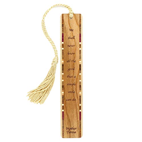 【中古】【未使用・未開封品】Mother Teresa スマイル 引用句 刻印 木製しおり タッセル付き 米国製 カ..