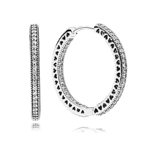 【中古】【未使用・未開封品】Pandora ハーツ オブ パンドラ フープイヤリング, 金属, 宝石なし。【メーカー名】【メーカー型番】【ブランド名】PANDORA ピアス, チャーム 【商品説明】Pandora ハーツ オブ パンドラ フープイヤリング, 金属, 宝石なし。【注意】こちらは輸入品となります。当店では初期不良に限り、商品到着から7日間は返品を 受付けております。こちらは当店海外ショップで一般の方から買取した未使用・未開封品です。買取した為、中古扱いとしております。他モールとの併売品の為、完売の際はご連絡致しますのでご了承ください。ご注文からお届けまで1、ご注文⇒ご注文は24時間受け付けております。2、注文確認⇒ご注文後、当店から注文確認メールを送信します。3、当店海外倉庫から当店日本倉庫を経由しお届けしますので10〜30営業日程度でのお届けとなります。4、入金確認⇒前払い決済をご選択の場合、ご入金確認後、配送手配を致します。5、出荷⇒配送準備が整い次第、出荷致します。配送業者、追跡番号等の詳細をメール送信致します。6、到着⇒出荷後、1〜3日後に商品が到着します。　※離島、北海道、九州、沖縄は遅れる場合がございます。予めご了承下さい。お電話でのお問合せは少人数で運営の為受け付けておりませんので、メールにてお問合せお願い致します。営業時間　月〜金　10:00〜17:00お客様都合によるご注文後のキャンセル・返品はお受けしておりませんのでご了承下さい。