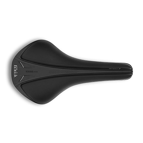 【中古】【未使用・未開封品】Fizik(フィジーク) VERSUS EVO ANTARES R3 kiumレール 345550001 レギュラー BK(70A5SOSA13041)【メーカー名】【メーカー型番】【ブランド名】フィジーク（FIZIK） サドル, スポーツ＆アウトドア 2017年モデル特集 【商品説明】Fizik(フィジーク) VERSUS EVO ANTARES R3 kiumレール 345550001 レギュラー BK(70A5SOSA13041)【注意】こちらは輸入品となります。当店では初期不良に限り、商品到着から7日間は返品を 受付けております。こちらは当店海外ショップで一般の方から買取した未使用・未開封品です。買取した為、中古扱いとしております。他モールとの併売品の為、完売の際はご連絡致しますのでご了承ください。ご注文からお届けまで1、ご注文⇒ご注文は24時間受け付けております。2、注文確認⇒ご注文後、当店から注文確認メールを送信します。3、当店海外倉庫から当店日本倉庫を経由しお届けしますので10〜30営業日程度でのお届けとなります。4、入金確認⇒前払い決済をご選択の場合、ご入金確認後、配送手配を致します。5、出荷⇒配送準備が整い次第、出荷致します。配送業者、追跡番号等の詳細をメール送信致します。6、到着⇒出荷後、1〜3日後に商品が到着します。　※離島、北海道、九州、沖縄は遅れる場合がございます。予めご了承下さい。お電話でのお問合せは少人数で運営の為受け付けておりませんので、メールにてお問合せお願い致します。営業時間　月〜金　10:00〜17:00お客様都合によるご注文後のキャンセル・返品はお受けしておりませんのでご了承下さい。