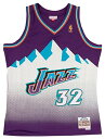 【中古】【未使用・未開封品】Mitchell & Ness ユタ・ジャズ カール・マローン スウィングマン ジャージ(Mサイズ)【メーカー名】【メーカー型番】【ブランド名】Mitchell&Ness(ミッチェル&ネス) スポーツファングッズ 【商品説明】Mitchell & Ness ユタ・ジャズ カール・マローン スウィングマン ジャージ(Mサイズ)【注意】こちらは輸入品となります。当店では初期不良に限り、商品到着から7日間は返品を 受付けております。こちらは当店海外ショップで一般の方から買取した未使用・未開封品です。買取した為、中古扱いとしております。他モールとの併売品の為、完売の際はご連絡致しますのでご了承ください。ご注文からお届けまで1、ご注文⇒ご注文は24時間受け付けております。2、注文確認⇒ご注文後、当店から注文確認メールを送信します。3、当店海外倉庫から当店日本倉庫を経由しお届けしますので10〜30営業日程度でのお届けとなります。4、入金確認⇒前払い決済をご選択の場合、ご入金確認後、配送手配を致します。5、出荷⇒配送準備が整い次第、出荷致します。配送業者、追跡番号等の詳細をメール送信致します。6、到着⇒出荷後、1〜3日後に商品が到着します。　※離島、北海道、九州、沖縄は遅れる場合がございます。予めご了承下さい。お電話でのお問合せは少人数で運営の為受け付けておりませんので、メールにてお問合せお願い致します。営業時間　月〜金　10:00〜17:00お客様都合によるご注文後のキャンセル・返品はお受けしておりませんのでご了承下さい。