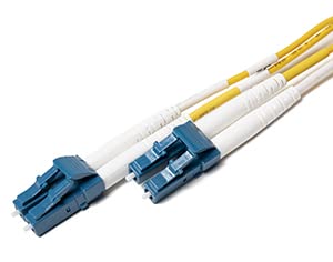 【中古】【未使用・未開封品】FiberCablesDirect 24パック 3M OS2 LC LC シングルモード ファイバーパッチケーブル 24パック 24パック 2つの9/125 LC - LC シングルモード ジャンパーコード 3メートル (10フィート) パックオプション:2、4、6、10、12、24 | SMF パッチコード lc-lc【メーカー名】【メーカー型番】【ブランド名】FiberCablesDirect 光ファイバケーブル 【商品説明】FiberCablesDirect 24パック 3M OS2 LC LC シングルモード ファイバーパッチケーブル 24パック 24パック 2つの9/125 LC - LC シングルモード ジャンパーコード 3メートル (10フィート) パックオプション:2、4、6、10、12、24 | SMF パッチコード lc-lc【注意】こちらは輸入品となります。当店では初期不良に限り、商品到着から7日間は返品を 受付けております。こちらは当店海外ショップで一般の方から買取した未使用・未開封品です。買取した為、中古扱いとしております。他モールとの併売品の為、完売の際はご連絡致しますのでご了承ください。ご注文からお届けまで1、ご注文⇒ご注文は24時間受け付けております。2、注文確認⇒ご注文後、当店から注文確認メールを送信します。3、当店海外倉庫から当店日本倉庫を経由しお届けしますので10〜30営業日程度でのお届けとなります。4、入金確認⇒前払い決済をご選択の場合、ご入金確認後、配送手配を致します。5、出荷⇒配送準備が整い次第、出荷致します。配送業者、追跡番号等の詳細をメール送信致します。6、到着⇒出荷後、1〜3日後に商品が到着します。　※離島、北海道、九州、沖縄は遅れる場合がございます。予めご了承下さい。お電話でのお問合せは少人数で運営の為受け付けておりませんので、メールにてお問合せお願い致します。営業時間　月〜金　10:00〜17:00お客様都合によるご注文後のキャンセル・返品はお受けしておりませんのでご了承下さい。