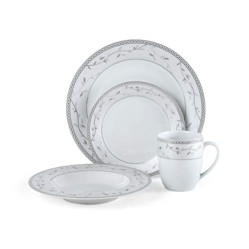 【中古】【未使用・未開封品】Fitz and Floyd プラチナ食器32点セット つる模様【メーカー名】【メーカー型番】【ブランド名】Fitz and Floyd ディナー食器セット 【商品説明】Fitz and Floyd プラチナ食器32点セット つる模様【注意】こちらは輸入品となります。当店では初期不良に限り、商品到着から7日間は返品を 受付けております。こちらは当店海外ショップで一般の方から買取した未使用・未開封品です。買取した為、中古扱いとしております。他モールとの併売品の為、完売の際はご連絡致しますのでご了承ください。ご注文からお届けまで1、ご注文⇒ご注文は24時間受け付けております。2、注文確認⇒ご注文後、当店から注文確認メールを送信します。3、当店海外倉庫から当店日本倉庫を経由しお届けしますので10〜30営業日程度でのお届けとなります。4、入金確認⇒前払い決済をご選択の場合、ご入金確認後、配送手配を致します。5、出荷⇒配送準備が整い次第、出荷致します。配送業者、追跡番号等の詳細をメール送信致します。6、到着⇒出荷後、1〜3日後に商品が到着します。　※離島、北海道、九州、沖縄は遅れる場合がございます。予めご了承下さい。お電話でのお問合せは少人数で運営の為受け付けておりませんので、メールにてお問合せお願い致します。営業時間　月〜金　10:00〜17:00お客様都合によるご注文後のキャンセル・返品はお受けしておりませんのでご了承下さい。