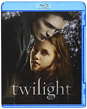 【中古】トワイライト 初恋 [Blu-ray]【メーカー名】KADOKAWA【メーカー型番】【ブランド名】【商品説明】トワイライト 初恋 [Blu-ray]付属品については商品タイトルに付属品についての記載がない場合がありますので、ご不明な場合はメッセージにてお問い合わせください。イメージと違う、必要でなくなった等、お客様都合のキャンセル・返品は一切お受けしておりません。 また、画像はイメージ写真ですので画像の通りではないこともございます。ビデオデッキ、各プレーヤーなどリモコンが付属してない場合もございます。 また、限定版の付属品、ダウンロードコードなどない場合もございます。中古品の場合、基本的に説明書・外箱・ドライバーインストール用のCD-ROMはついておりません。当店では初期不良に限り、商品到着から7日間は返品を 受付けております。ご注文からお届けまでご注文⇒ご注文は24時間受け付けております。　　お届けまで3営業日〜10営業日前後とお考え下さい。　※在庫切れの場合はご連絡させて頂きます。入金確認⇒前払い決済をご選択の場合、ご入金確認後、配送手配を致します。出荷⇒配送準備が整い次第、出荷致します。配送業者、追跡番号等の詳細をメール送信致します。　※離島、北海道、九州、沖縄は遅れる場合がございます。予めご了承下さい。※ご注文後の当店より確認のメールをする場合がございます。ご返信が無い場合キャンセルとなりますので予めご了承くださいませ。当店では初期不良に限り、商品到着から7日間は返品を 受付けております。