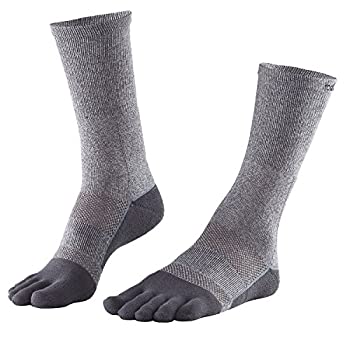 【中古】【輸入品・未使用】(SM (Men's Shoe 5-7 Women's Shoe 6-8) Coral) - ToeSox UltraSport Performance Medium Weight Crew Toe Socks for Hiking Trails and Long Di