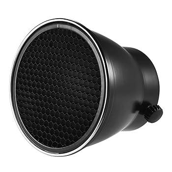 【中古】60度グリッド180Wスタジオストロボフラッシュライト付き96mmリフレクターディフューザーランプシェードディッシュ 耐久性があります【メーカー名】【メーカー型番】【ブランド名】HA -PP-Y 撮影補助器材 【商品説明】60度グリッド180Wスタジオストロボフラッシュライト付き96mmリフレクターディフューザーランプシェードディッシュ 耐久性があります当店では初期不良に限り、商品到着から7日間は返品を 受付けております。お問い合わせ・メールにて不具合詳細をご連絡ください。他モールとの併売品の為、完売の際はキャンセルご連絡させて頂きます。中古品の商品タイトルに「限定」「初回」「保証」「DLコード」などの表記がありましても、特典・付属品・帯・保証等は付いておりません。電子辞書、コンパクトオーディオプレーヤー等のイヤホンは写真にありましても衛生上、基本お付けしておりません。※未使用品は除く品名に【import】【輸入】【北米】【海外】等の国内商品でないと把握できる表記商品について国内のDVDプレイヤー、ゲーム機で稼働しない場合がございます。予めご了承の上、購入ください。掲載と付属品が異なる場合は確認のご連絡をさせて頂きます。ご注文からお届けまで1、ご注文⇒ご注文は24時間受け付けております。2、注文確認⇒ご注文後、当店から注文確認メールを送信します。3、お届けまで3〜10営業日程度とお考えください。4、入金確認⇒前払い決済をご選択の場合、ご入金確認後、配送手配を致します。5、出荷⇒配送準備が整い次第、出荷致します。配送業者、追跡番号等の詳細をメール送信致します。6、到着⇒出荷後、1〜3日後に商品が到着します。　※離島、北海道、九州、沖縄は遅れる場合がございます。予めご了承下さい。お電話でのお問合せは少人数で運営の為受け付けておりませんので、お問い合わせ・メールにてお願い致します。営業時間　月〜金　11:00〜17:00★お客様都合によるご注文後のキャンセル・返品はお受けしておりませんのでご了承ください。0