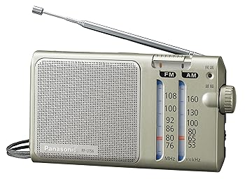 【中古】パナソニック ラジオ FM/AM/ワイドFM対応 シルバー RF-U156-S【メーカー名】【メーカー型番】【ブランド名】パナソニック(Panasonic) 卓上ラジオ 【商品説明】パナソニック ラジオ FM/AM/ワイドFM対応 シルバー RF-U156-S当店では初期不良に限り、商品到着から7日間は返品を 受付けております。お問い合わせ・メールにて不具合詳細をご連絡ください。他モールとの併売品の為、完売の際はキャンセルご連絡させて頂きます。中古品の商品タイトルに「限定」「初回」「保証」「DLコード」などの表記がありましても、特典・付属品・帯・保証等は付いておりません。電子辞書、コンパクトオーディオプレーヤー等のイヤホンは写真にありましても衛生上、基本お付けしておりません。※未使用品は除く品名に【import】【輸入】【北米】【海外】等の国内商品でないと把握できる表記商品について国内のDVDプレイヤー、ゲーム機で稼働しない場合がございます。予めご了承の上、購入ください。掲載と付属品が異なる場合は確認のご連絡をさせて頂きます。ご注文からお届けまで1、ご注文⇒ご注文は24時間受け付けております。2、注文確認⇒ご注文後、当店から注文確認メールを送信します。3、お届けまで3〜10営業日程度とお考えください。4、入金確認⇒前払い決済をご選択の場合、ご入金確認後、配送手配を致します。5、出荷⇒配送準備が整い次第、出荷致します。配送業者、追跡番号等の詳細をメール送信致します。6、到着⇒出荷後、1〜3日後に商品が到着します。　※離島、北海道、九州、沖縄は遅れる場合がございます。予めご了承下さい。お電話でのお問合せは少人数で運営の為受け付けておりませんので、お問い合わせ・メールにてお願い致します。営業時間　月〜金　11:00〜17:00★お客様都合によるご注文後のキャンセル・返品はお受けしておりませんのでご了承ください。0