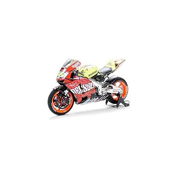 【中古】タミヤ 1/12 マスターワークコレクション No.19 レプソル ホンダ RC211V 2003 バレンシア 塗装済み完成モデル 21019 完成品【メーカー名】【メーカー型番】【ブランド名】タミヤ(TAMIYA) オートバイ タミヤ(TAMIYA)【商品説明】タミヤ 1/12 マスターワークコレクション No.19 レプソル ホンダ RC211V 2003 バレンシア 塗装済み完成モデル 21019 完成品当店では初期不良に限り、商品到着から7日間は返品を 受付けております。お問い合わせ・メールにて不具合詳細をご連絡ください。他モールとの併売品の為、完売の際はキャンセルご連絡させて頂きます。中古品の商品タイトルに「限定」「初回」「保証」「DLコード」などの表記がありましても、特典・付属品・帯・保証等は付いておりません。電子辞書、コンパクトオーディオプレーヤー等のイヤホンは写真にありましても衛生上、基本お付けしておりません。※未使用品は除く品名に【import】【輸入】【北米】【海外】等の国内商品でないと把握できる表記商品について国内のDVDプレイヤー、ゲーム機で稼働しない場合がございます。予めご了承の上、購入ください。掲載と付属品が異なる場合は確認のご連絡をさせて頂きます。ご注文からお届けまで1、ご注文⇒ご注文は24時間受け付けております。2、注文確認⇒ご注文後、当店から注文確認メールを送信します。3、お届けまで3〜10営業日程度とお考えください。4、入金確認⇒前払い決済をご選択の場合、ご入金確認後、配送手配を致します。5、出荷⇒配送準備が整い次第、出荷致します。配送業者、追跡番号等の詳細をメール送信致します。6、到着⇒出荷後、1〜3日後に商品が到着します。　※離島、北海道、九州、沖縄は遅れる場合がございます。予めご了承下さい。お電話でのお問合せは少人数で運営の為受け付けておりませんので、お問い合わせ・メールにてお願い致します。営業時間　月〜金　11:00〜17:00★お客様都合によるご注文後のキャンセル・返品はお受けしておりませんのでご了承ください。0