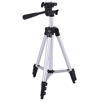【中古】BSTKING 軽量アルミニウムミニ三脚ユニバーサルカメラ三脚カメラスタンド撮影三脚【メーカー名】【メーカー型番】【ブランド名】BSTKING 三脚 【商品説明】BSTKING 軽量アルミニウムミニ三脚ユニバーサルカメラ三脚カメラスタンド撮影三脚当店では初期不良に限り、商品到着から7日間は返品を 受付けております。お問い合わせ・メールにて不具合詳細をご連絡ください。他モールとの併売品の為、完売の際はキャンセルご連絡させて頂きます。中古品の商品タイトルに「限定」「初回」「保証」「DLコード」などの表記がありましても、特典・付属品・帯・保証等は付いておりません。電子辞書、コンパクトオーディオプレーヤー等のイヤホンは写真にありましても衛生上、基本お付けしておりません。※未使用品は除く品名に【import】【輸入】【北米】【海外】等の国内商品でないと把握できる表記商品について国内のDVDプレイヤー、ゲーム機で稼働しない場合がございます。予めご了承の上、購入ください。掲載と付属品が異なる場合は確認のご連絡をさせて頂きます。ご注文からお届けまで1、ご注文⇒ご注文は24時間受け付けております。2、注文確認⇒ご注文後、当店から注文確認メールを送信します。3、お届けまで3〜10営業日程度とお考えください。4、入金確認⇒前払い決済をご選択の場合、ご入金確認後、配送手配を致します。5、出荷⇒配送準備が整い次第、出荷致します。配送業者、追跡番号等の詳細をメール送信致します。6、到着⇒出荷後、1〜3日後に商品が到着します。　※離島、北海道、九州、沖縄は遅れる場合がございます。予めご了承下さい。お電話でのお問合せは少人数で運営の為受け付けておりませんので、お問い合わせ・メールにてお願い致します。営業時間　月〜金　11:00〜17:00★お客様都合によるご注文後のキャンセル・返品はお受けしておりませんのでご了承ください。0