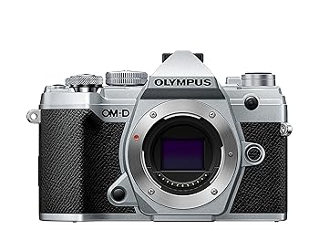 【中古】OLYMPUS ミラーレス一眼カメラ OM-D E-M5 MarkIII ボディー シルバー