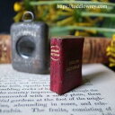 【中古】世界で最も小さな英語辞典イギリス アンティーク 豆本 古書 拡大鏡 ケース入りAntique Miniature English Dictionary with Case