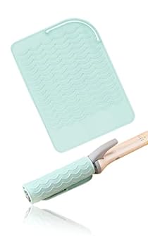 【中古】【未使用】Hamth9 ヘアアイロンケース ヘアアイロンポーチ ヘアアイロンホルダー シリコン 耐熱 ライトグリーン【メーカー名】【メーカー型番】【ブランド名】Hamth9 ヘアアイロン, キッチン ストア, yobi, 母の日特集, 理美容家電　新商品, 理美容・健康家電 【商品説明】Hamth9 ヘアアイロンケース ヘアアイロンポーチ ヘアアイロンホルダー シリコン 耐熱 ライトグリーン当店では初期不良に限り、商品到着から7日間は返品を 受付けております。お問い合わせ・メールにて不具合詳細をご連絡ください。他モールとの併売品の為、完売の際はキャンセルご連絡させて頂きます。中古品の商品タイトルに「限定」「初回」「保証」「DLコード」などの表記がありましても、特典・付属品・帯・保証等は付いておりません。電子辞書、コンパクトオーディオプレーヤー等のイヤホンは写真にありましても衛生上、基本お付けしておりません。※未使用品は除く品名に【import】【輸入】【北米】【海外】等の国内商品でないと把握できる表記商品について国内のDVDプレイヤー、ゲーム機で稼働しない場合がございます。予めご了承の上、購入ください。掲載と付属品が異なる場合は確認のご連絡をさせて頂きます。ご注文からお届けまで1、ご注文⇒ご注文は24時間受け付けております。2、注文確認⇒ご注文後、当店から注文確認メールを送信します。3、お届けまで3〜10営業日程度とお考えください。4、入金確認⇒前払い決済をご選択の場合、ご入金確認後、配送手配を致します。5、出荷⇒配送準備が整い次第、出荷致します。配送業者、追跡番号等の詳細をメール送信致します。6、到着⇒出荷後、1〜3日後に商品が到着します。　※離島、北海道、九州、沖縄は遅れる場合がございます。予めご了承下さい。お電話でのお問合せは少人数で運営の為受け付けておりませんので、お問い合わせ・メールにてお願い致します。営業時間　月〜金　11:00〜17:00★お客様都合によるご注文後のキャンセル・返品はお受けしておりませんのでご了承ください。0