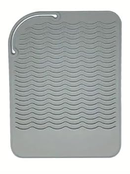 【中古】【未使用】【NORMAK】ヘアアイロン収納 シリコンマット グレー 1枚 耐熱温度300℃ お洒落 トラベル 旅行 【中古】【未使用】【NORMAK】ヘアアイロン収納 シリコンマット グレー 1枚 耐熱温度300℃ お洒落 トラベル 旅行