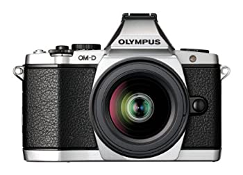 【メーカー名】オリンパス【メーカー型番】OM-D - Silver Kit【ブランド名】OM SYSTEM/オリンパス掲載画像は全てイメージです。実際の商品とは色味等異なる場合がございますのでご了承ください。【 ご注文からお届けまで 】・ご注文　：ご注文は24時間受け付けております。・注文確認：当店より注文確認メールを送信いたします。・入金確認：ご決済の承認が完了した翌日よりお届けまで2〜7営業日前後となります。　※海外在庫品の場合は2〜4週間程度かかる場合がございます。　※納期に変更が生じた際は別途メールにてご確認メールをお送りさせて頂きます。　※お急ぎの場合は事前にお問い合わせください。・商品発送：出荷後に配送業者と追跡番号等をメールにてご案内致します。　※離島、北海道、九州、沖縄は遅れる場合がございます。予めご了承下さい。　※ご注文後、当店よりご注文内容についてご確認のメールをする場合がございます。期日までにご返信が無い場合キャンセルとさせて頂く場合がございますので予めご了承下さい。【 在庫切れについて 】他モールとの併売品の為、在庫反映が遅れてしまう場合がございます。完売の際はメールにてご連絡させて頂きますのでご了承ください。【 初期不良のご対応について 】・商品が到着致しましたらなるべくお早めに商品のご確認をお願いいたします。・当店では初期不良があった場合に限り、商品到着から7日間はご返品及びご交換を承ります。初期不良の場合はご購入履歴の「ショップへ問い合わせ」より不具合の内容をご連絡ください。・代替品がある場合はご交換にて対応させていただきますが、代替品のご用意ができない場合はご返品及びご注文キャンセル（ご返金）とさせて頂きますので予めご了承ください。【 中古品ついて 】中古品のため画像の通りではございません。また、中古という特性上、使用や動作に影響の無い程度の使用感、経年劣化、キズや汚れ等がある場合がございますのでご了承の上お買い求めくださいませ。◆ 付属品について商品タイトルに記載がない場合がありますので、ご不明な場合はメッセージにてお問い合わせください。商品名に『付属』『特典』『○○付き』等の記載があっても特典など付属品が無い場合もございます。ダウンロードコードは付属していても使用及び保証はできません。中古品につきましては基本的に動作に必要な付属品はございますが、説明書・外箱・ドライバーインストール用のCD-ROM等は付属しておりません。◆ ゲームソフトのご注意点・商品名に「輸入版 / 海外版 / IMPORT」と記載されている海外版ゲームソフトの一部は日本版のゲーム機では動作しません。お持ちのゲーム機のバージョンなど対応可否をお調べの上、動作の有無をご確認ください。尚、輸入版ゲームについてはメーカーサポートの対象外となります。◆ DVD・Blu-rayのご注意点・商品名に「輸入版 / 海外版 / IMPORT」と記載されている海外版DVD・Blu-rayにつきましては映像方式の違いの為、一般的な国内向けプレイヤーにて再生できません。ご覧になる際はディスクの「リージョンコード」と「映像方式(DVDのみ)」に再生機器側が対応している必要があります。パソコンでは映像方式は関係ないため、リージョンコードさえ合致していれば映像方式を気にすることなく視聴可能です。・商品名に「レンタル落ち 」と記載されている商品につきましてはディスクやジャケットに管理シール（値札・セキュリティータグ・バーコード等含みます）が貼付されています。ディスクの再生に支障の無い程度の傷やジャケットに傷み（色褪せ・破れ・汚れ・濡れ痕等）が見られる場合があります。予めご了承ください。◆ トレーディングカードのご注意点トレーディングカードはプレイ用です。中古買取り品の為、細かなキズ・白欠け・多少の使用感がございますのでご了承下さいませ。再録などで型番が違う場合がございます。違った場合でも事前連絡等は致しておりませんので、型番を気にされる方はご遠慮ください。