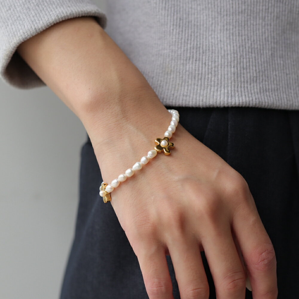 N167 ブレスレット サージルステンレス　金属アレルギー対応　淡水パール　シンプル　チェーン 調整可能　アジャスター　シルバー　ゴールド　花　フラワー　可愛い　おしゃれ　ギフト　カジュアル　フォーマル　ajiroのサムネイル