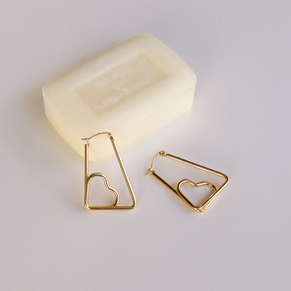 P304 ピアス ステンレス 金属アレルギー対応 キャッチレス 簡単装着 フープ シンプル おしゃれ 個性 大振り ハート ギフト プレゼント 女性 レディース カジュアル ジュエリーのサムネイル