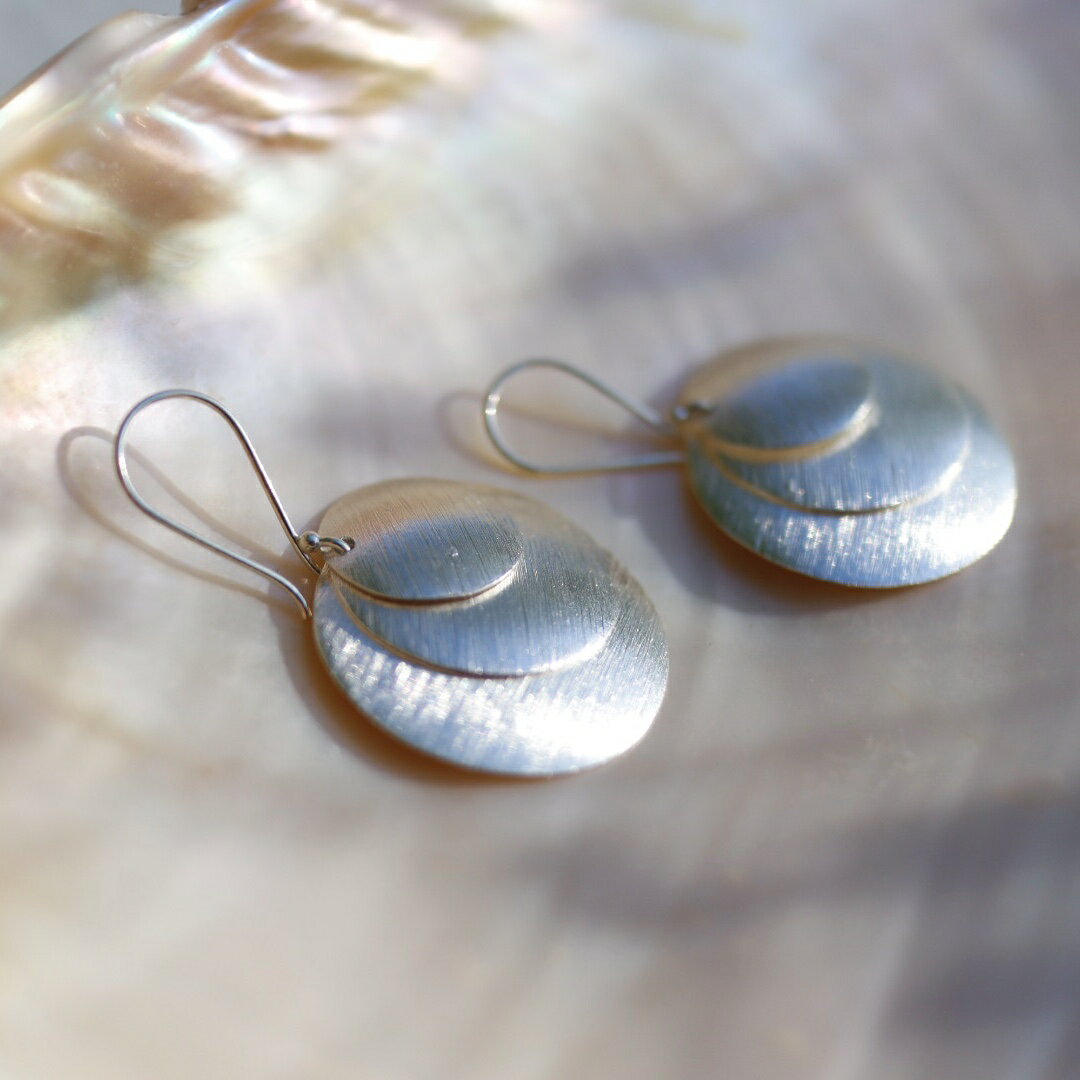 【送料無料】 A043 ピアス　イヤリング　タイシルバー　 silver925　ハンドメイド　マット　サークル　シルバー 大振り　フック　カジュアル　シンプル　ギフト プレゼント　レディース　女性　ajiro GW
