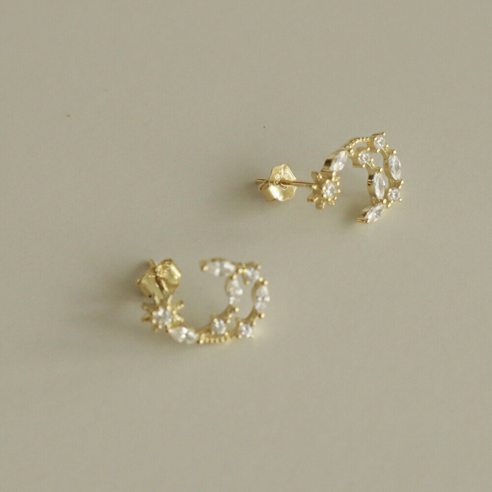 P363 ピアス　イヤリング　silver925 月　ムーン　キラキラ　ゴールド　華奢　ミニピアス 　ギフト　プレゼント　おしゃれ　オフィス　シンプル　女性　レディース　ajiroのサムネイル