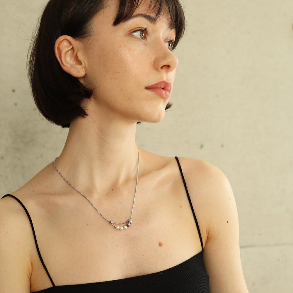 【2000円均一SALE 3025円→2200円】 N018 ネックレス 金アレ対応　パール　ボール　シルバー　チェーン　おしゃれ　レディース　女性　ギフト　プレゼント　デイリー　ステンレス　ジュエリー　ajiro 4rcのサムネイル