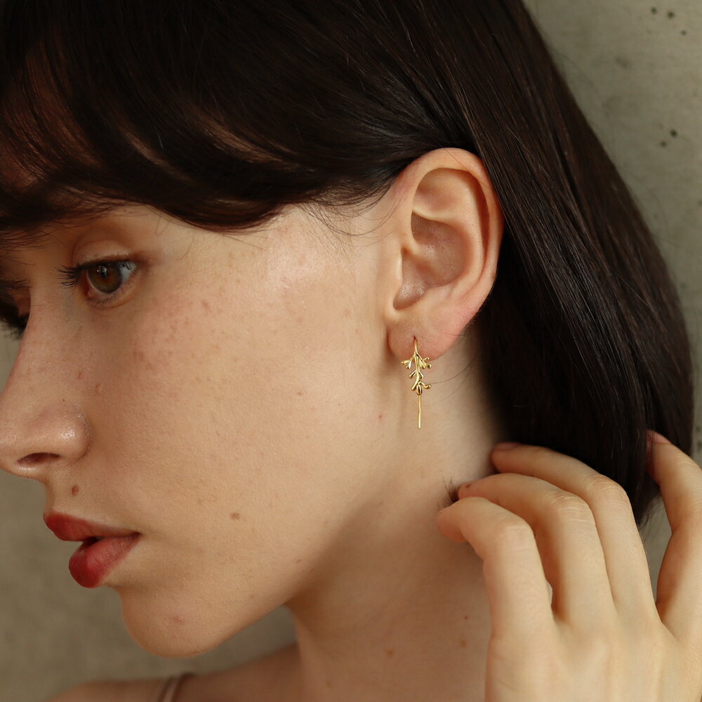 P106 ピアス silver925 ゴールド シルバー シンプル リーフ ボタニカル ミニピアス ギフト プレゼント おしゃれ オフィス 華奢 フック 女性...