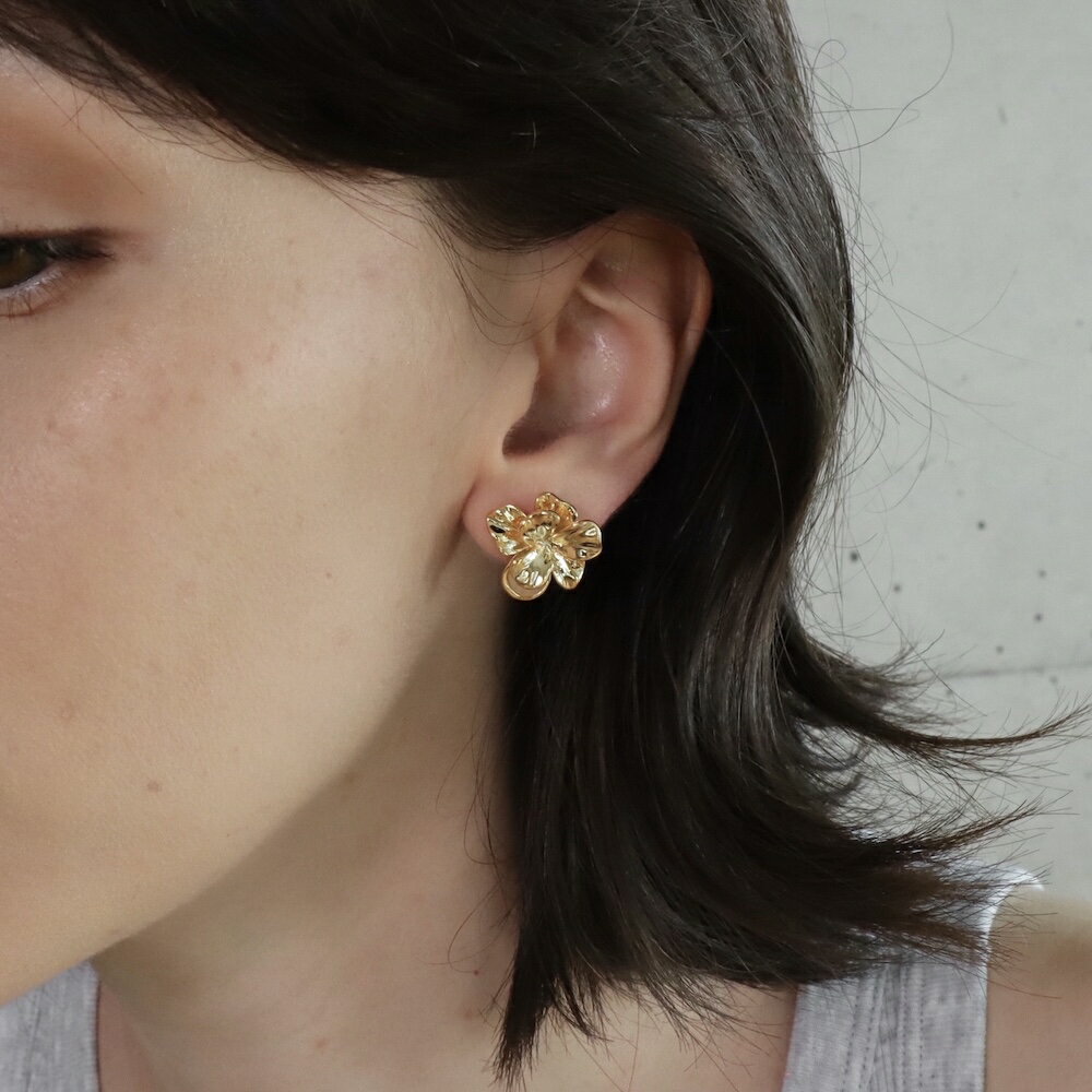 P048 ピアス 大ぶり お花 キャッツアイ ゴールド 大ぶり　ギフト プレゼント 女性 レディース ジュエリー ajiro 4uz 5tkのサムネイル