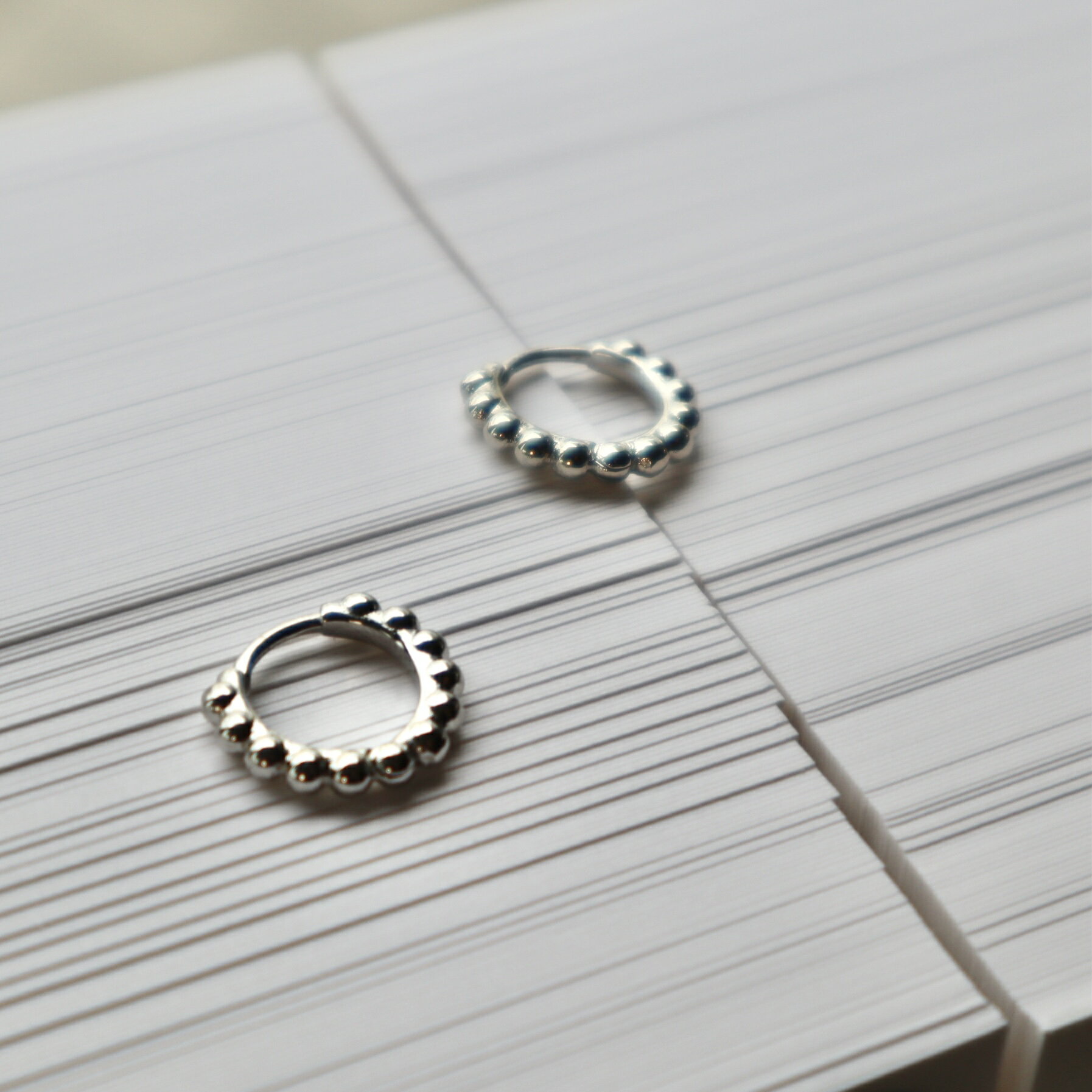 P098 ピアス silver925 華奢 ミニピアス キャッチレス フープ 上品 シルバー シンプル ギフト プレゼント おしゃれ オフィス シンプル 女性 ...