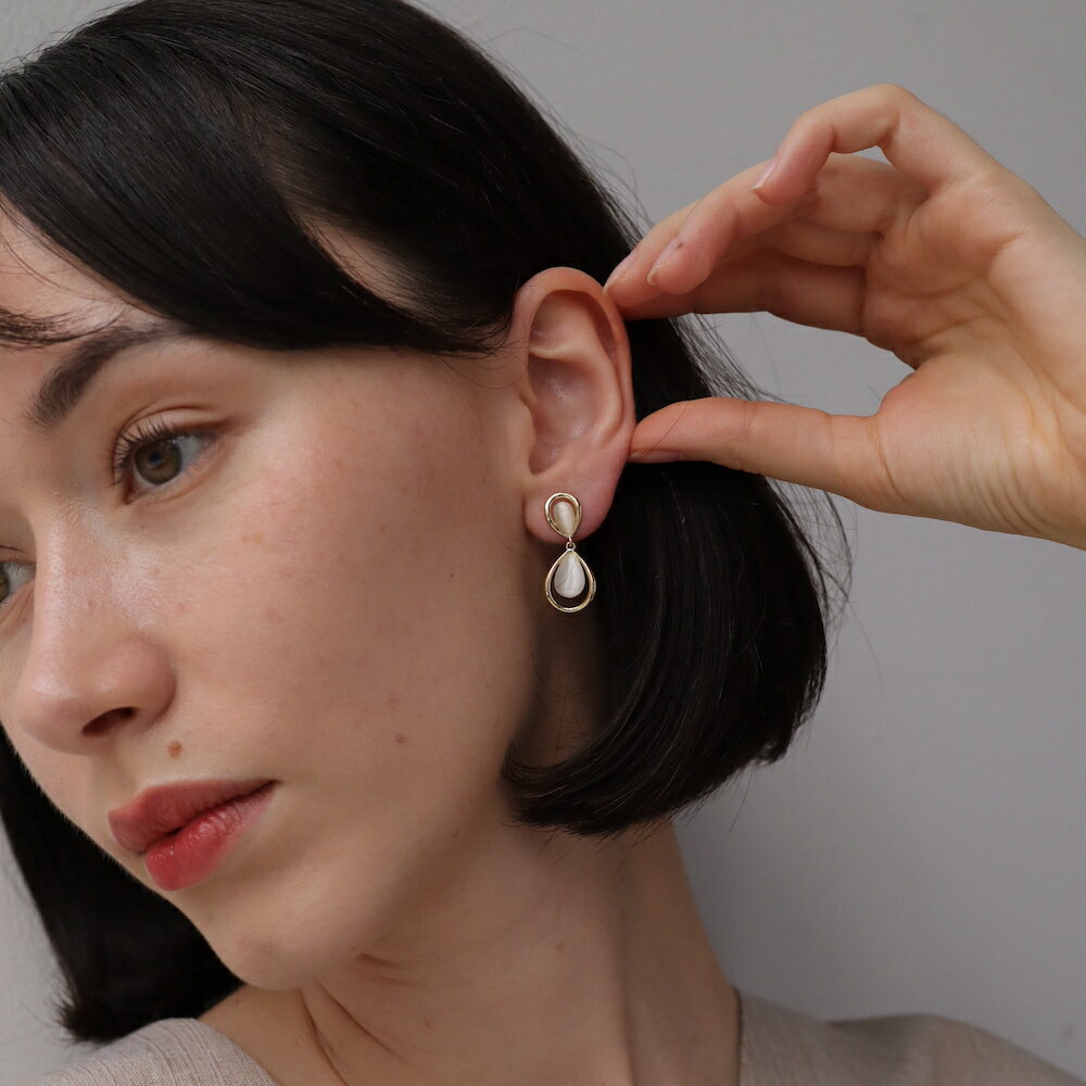 P231 ピアス イヤリング クリア キャッツアイ 揺れる キラキラ ストーン シンプル ギフト プレゼント デート おしゃれ オフィス 合金 女性 レディース...