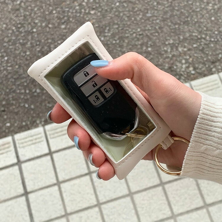 スマートキーケース クリア 窓付き ボタン操作OK キーケース スマートキー キーカバー キーポーチ 車 家 自転車 鍵 収納 ケース 軽量 コンパクト レディース かわいい おしゃれ プレゼント ギフトトヨタ ホンダ 日産 スズキ ダイハツ
