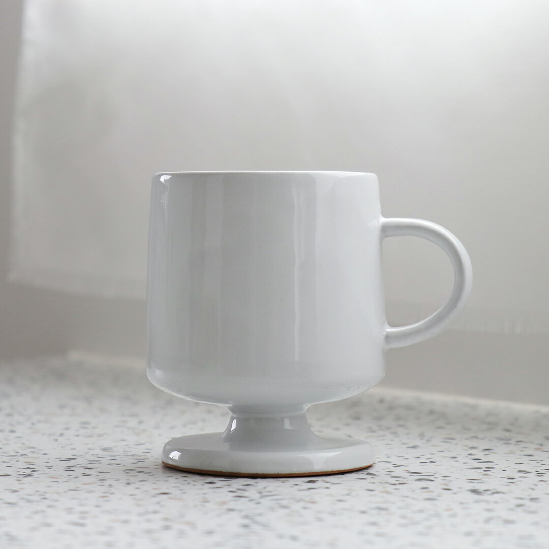 MIA MUG ミアマグ ホワイト [ ANGLE / アングル ] 280ml 脚付き マグカップ 高台 キッチンツール スタンド キッチン雑貨 カトラリー かわいい ナチュラル おしゃれのサムネイル