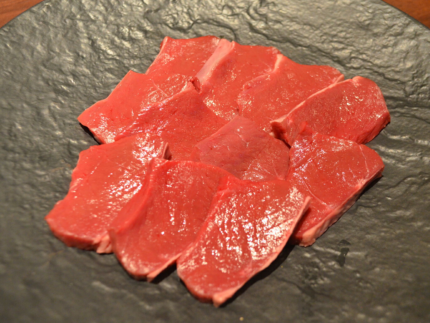 アジヨシ 楽天市場店の【鶴橋・焼肉のアジヨシ】牛ホルモン 国産 焼心臓100g｜アングル2